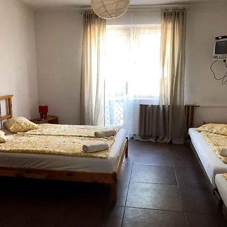 25 Apartment